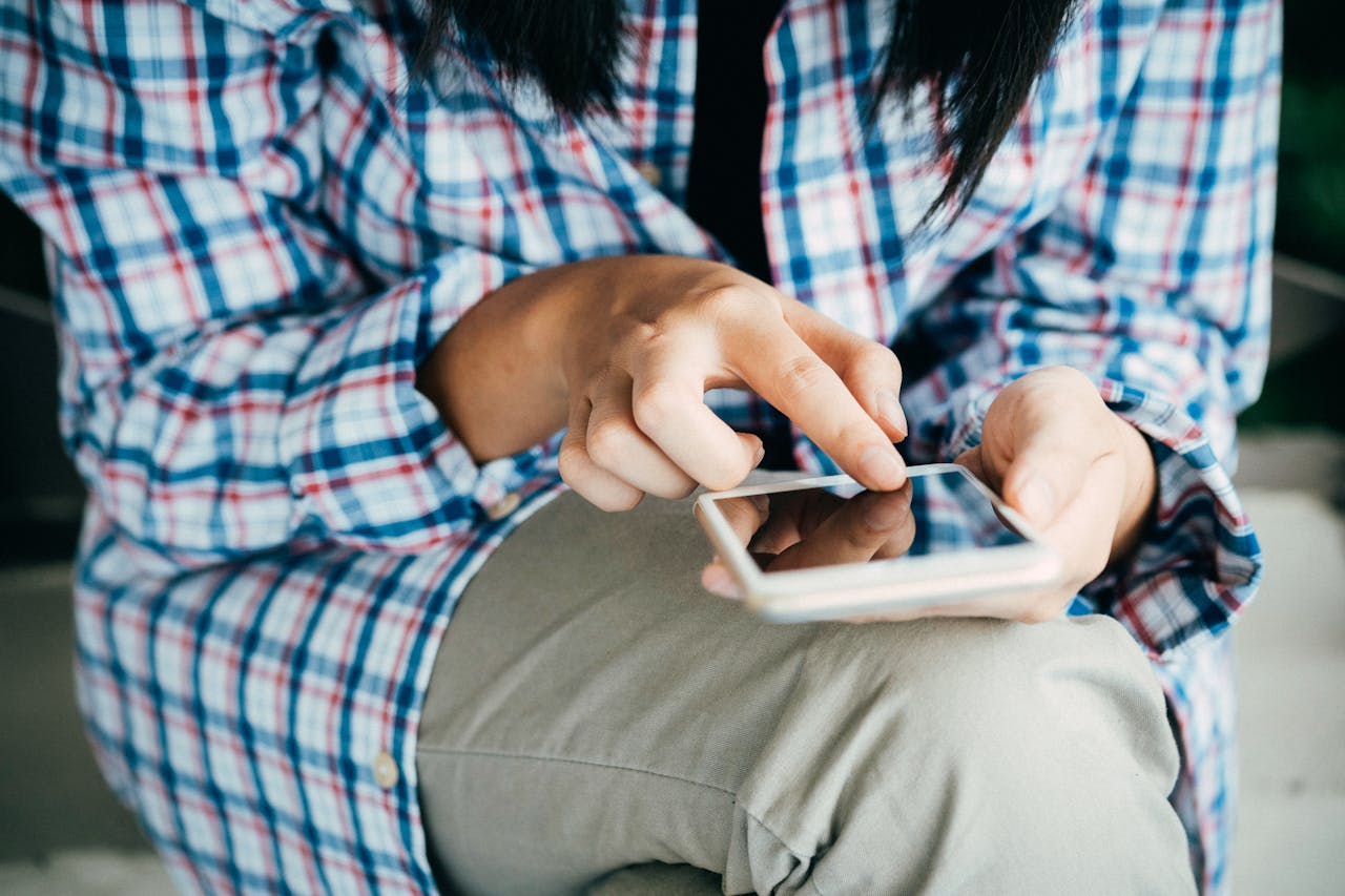Find Friends on Language Exchange Apps (pexels-nurseryart-367273)
